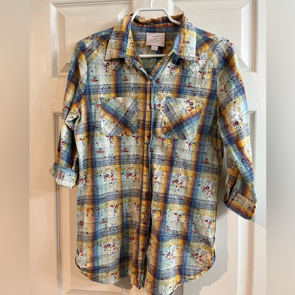 Romeo & Juliet Couture Western Style Plaid Button down Shirt Size L EUC